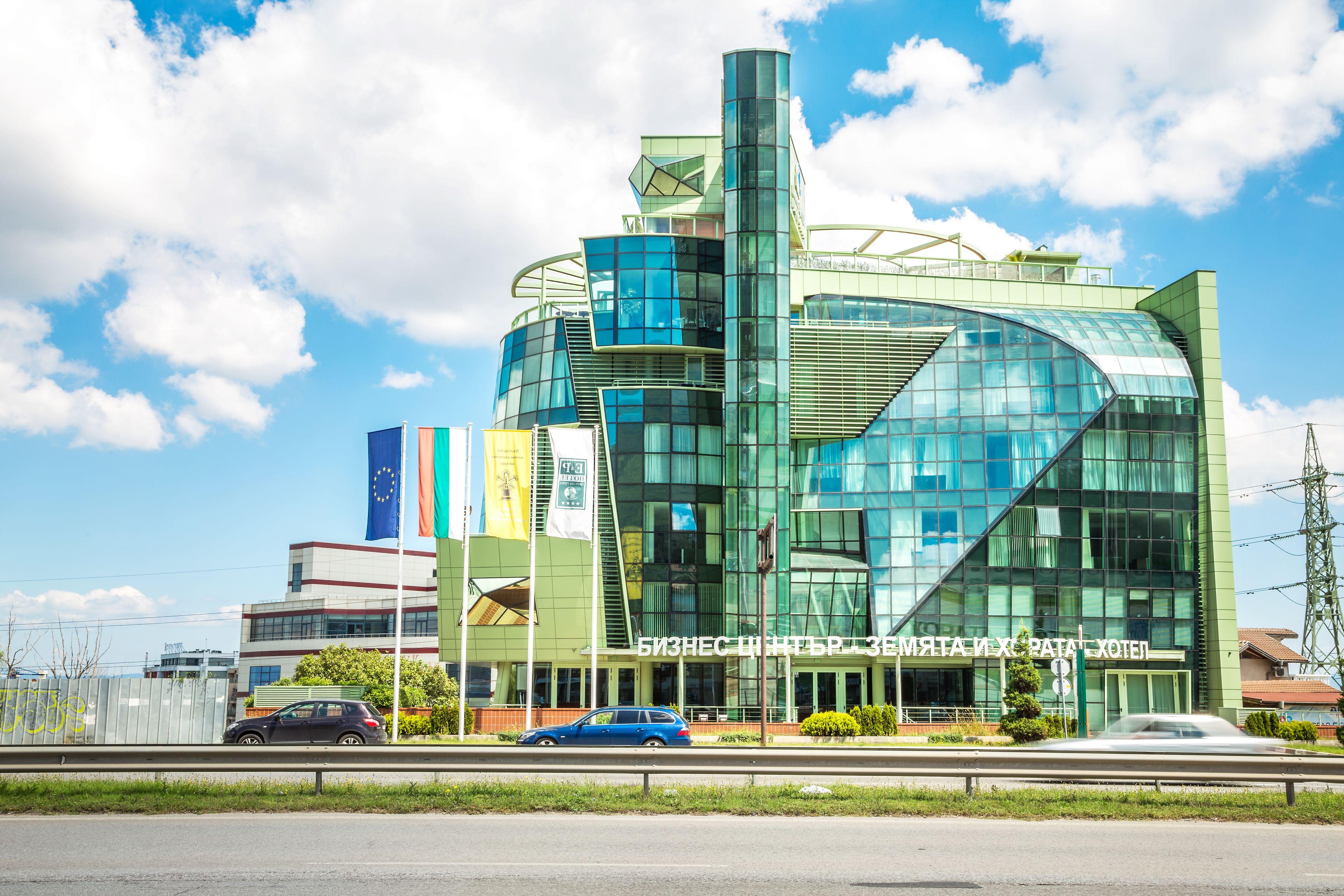 Earth & People Hotel & Spa - Free Parking & Swimming Pool — Photos 1